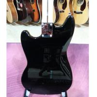 Noleggio Chitarra Elettrica Squier Bullet Mustang con Amplificatore, Cavo e Gig Bag_3