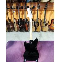 Noleggio Chitarra Elettrica Squier Bullet Mustang con Amplificatore, Cavo e Gig Bag_4